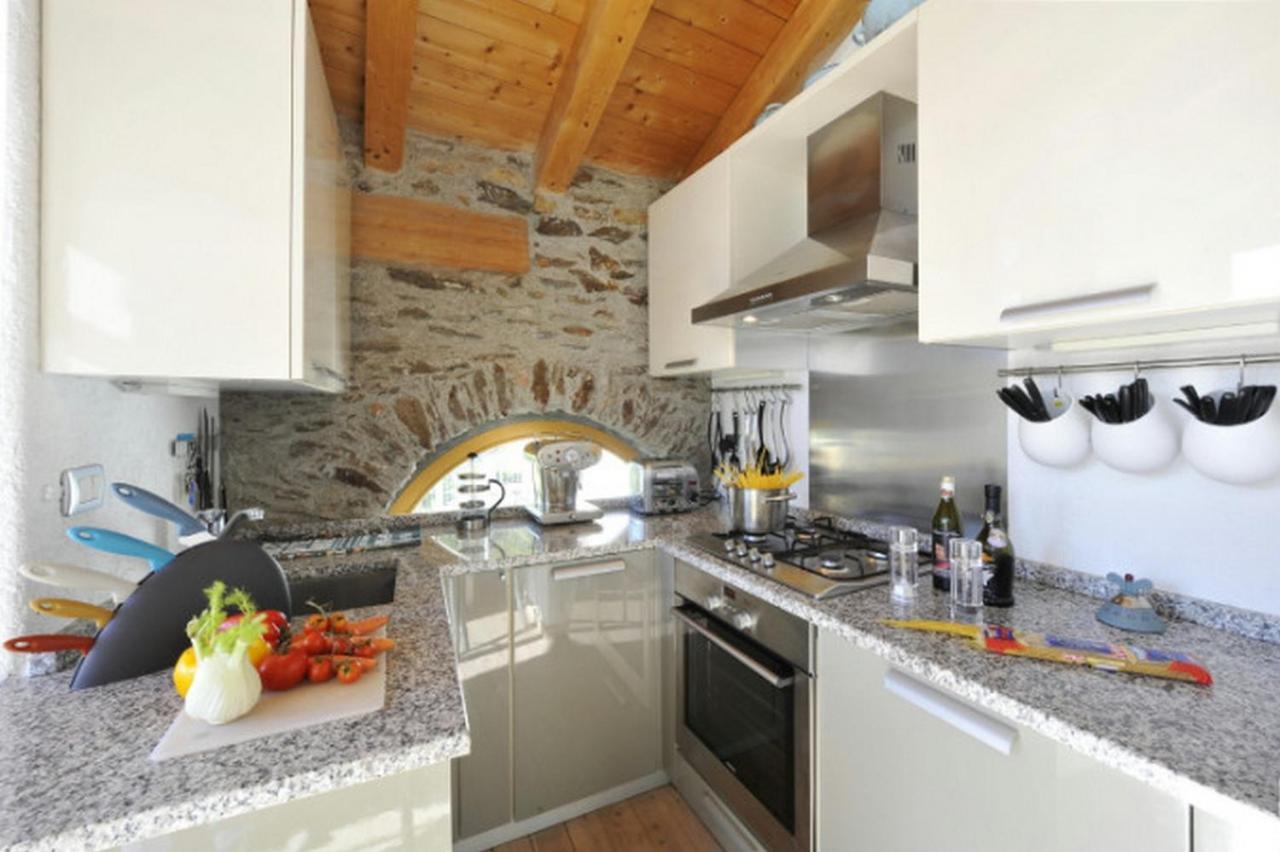 Belmonte Terrazzo Apartment Pianello Del Lario Luaran gambar
